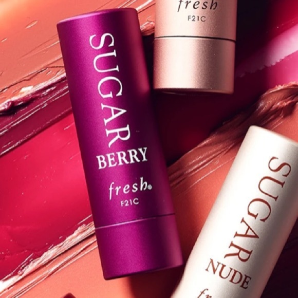 Fresh Sugar Lip Balm Lipgloss Treatment in Sugar Berry BNIB - Picture 2 of 16